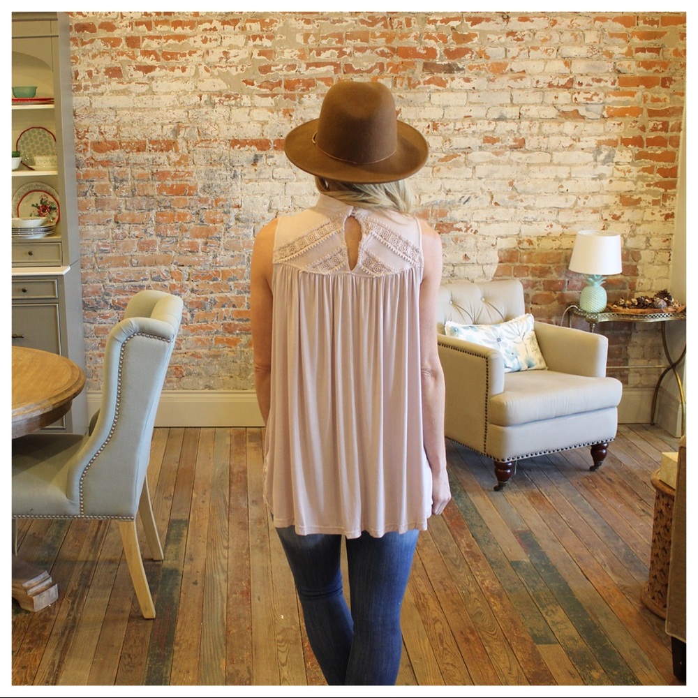 ✨LAST✨Rose Taupe Lace Detail Tunic - Picture 2 of 2